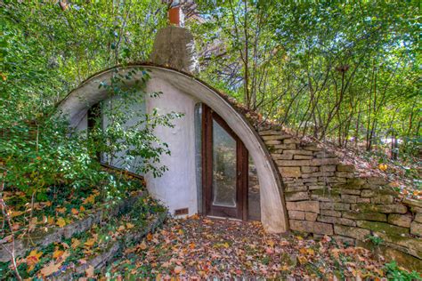 hobbit house with metal roof|hobbit homes for rent.